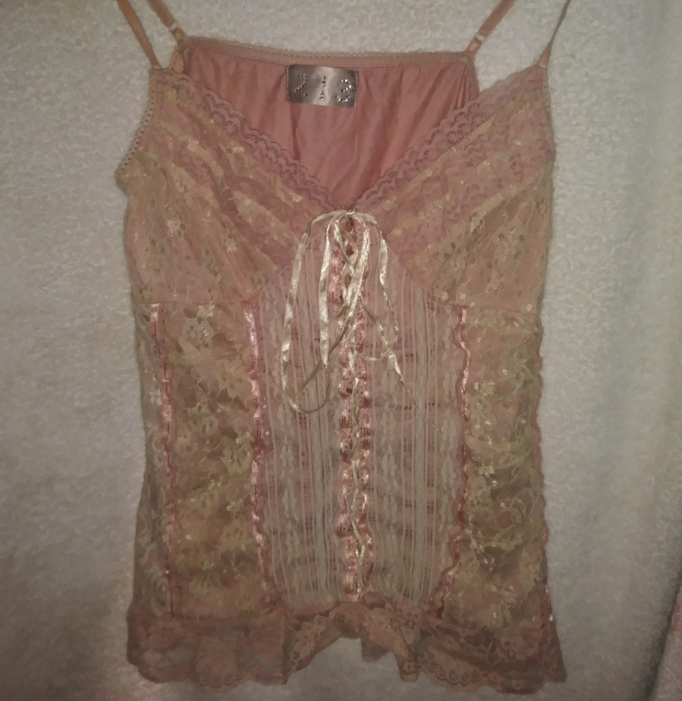 Beautiful pink boostier type shirt